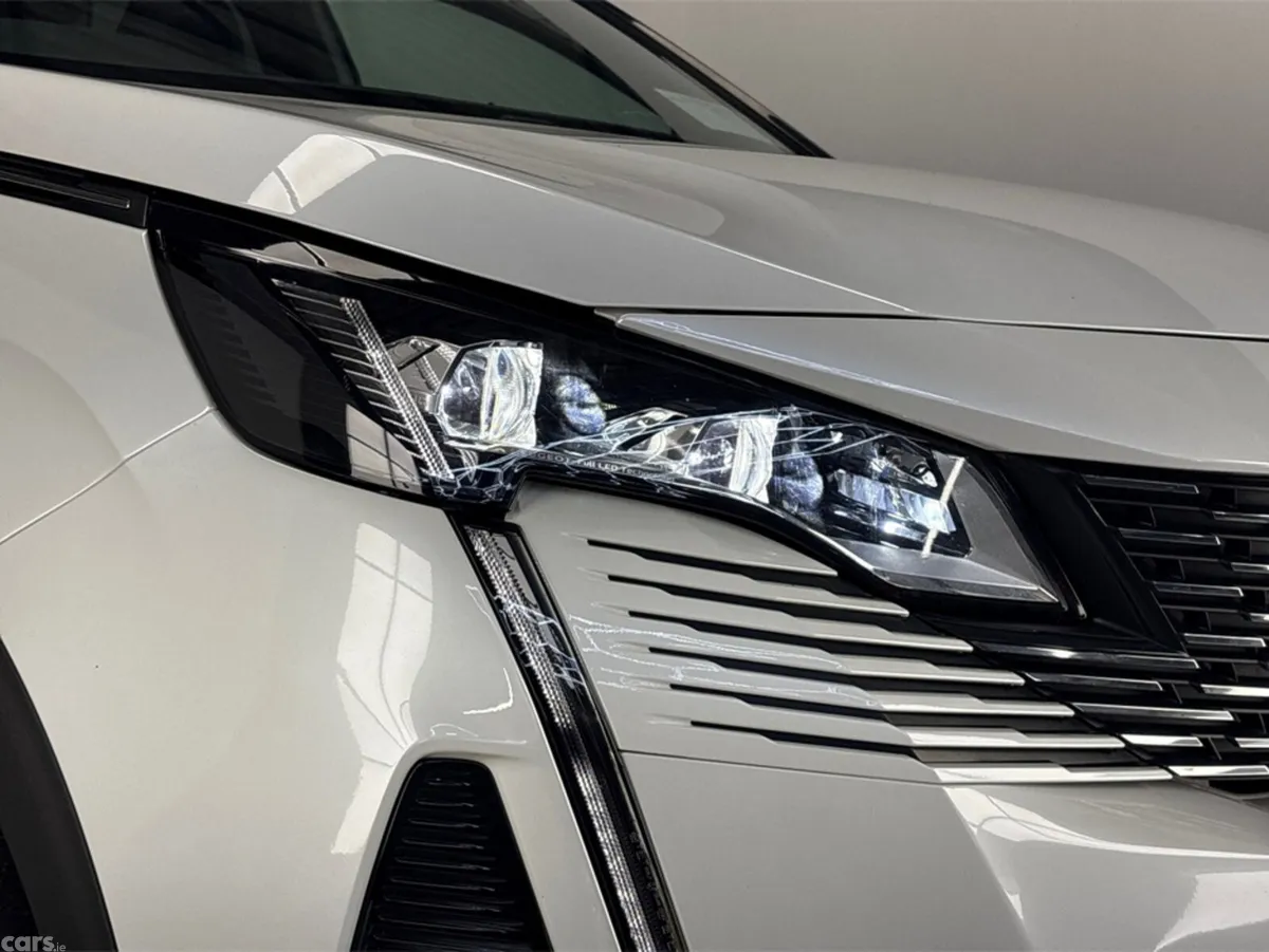 Peugeot 3008 Hatchback, Petrol Hybrid, 2024, White