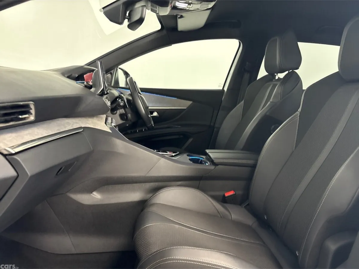Peugeot 3008 Hatchback, Petrol Hybrid, 2024, White