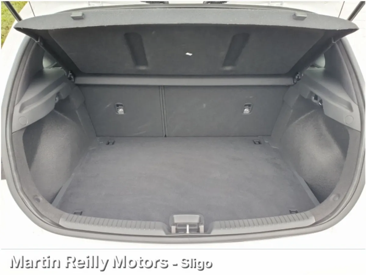 Hyundai i30 Hatchback, Petrol, 2024, White