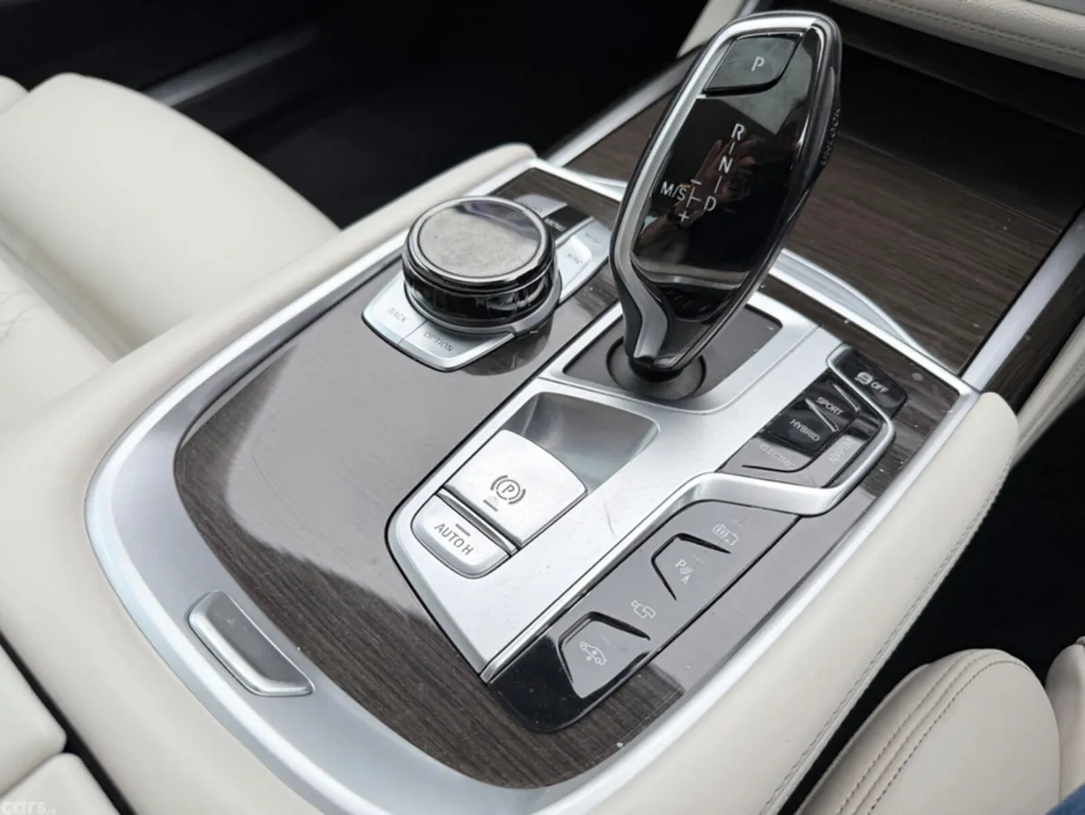 BMW 7-Series Saloon, Petrol Plug-in Hybrid, 2020, Grey