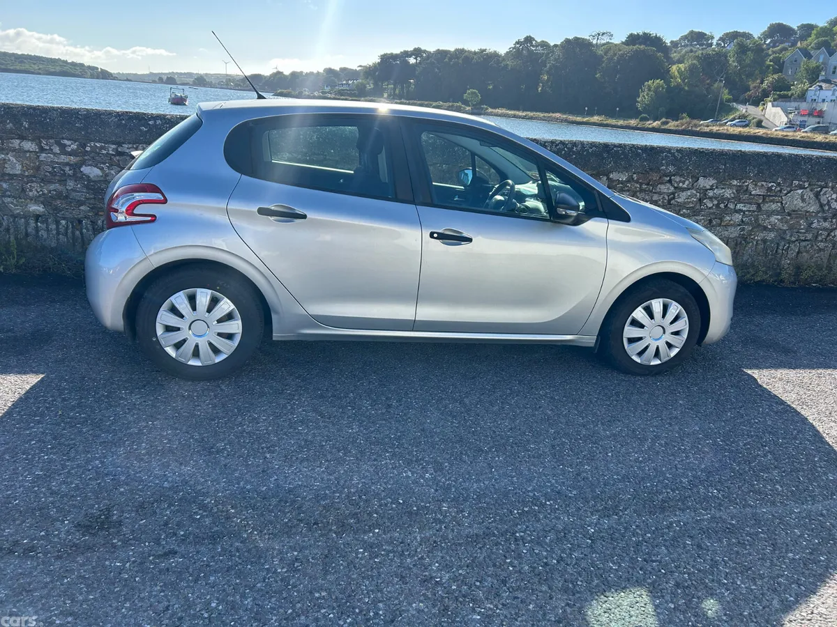 Peugeot 208 Hatchback, Petrol, 2012, Grey