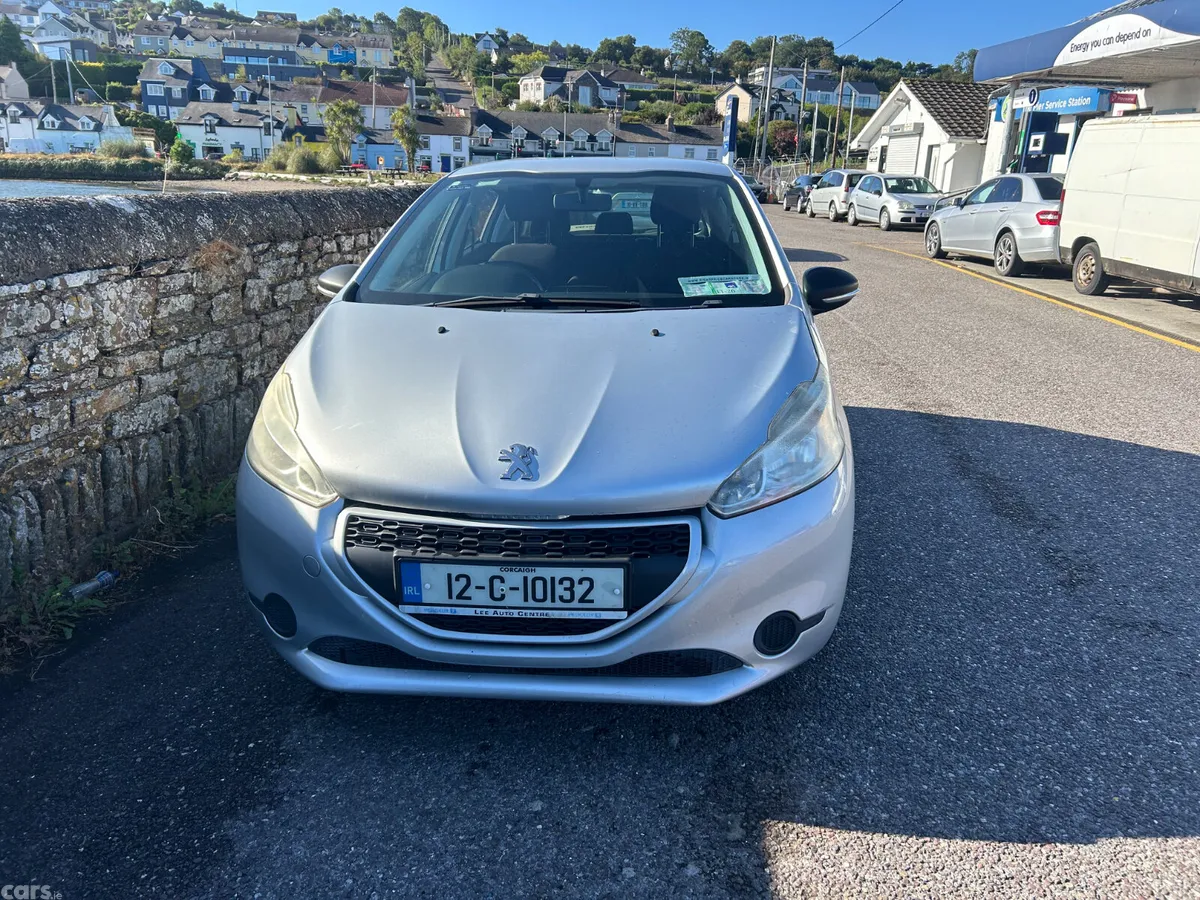 Peugeot 208 Hatchback, Petrol, 2012, Grey