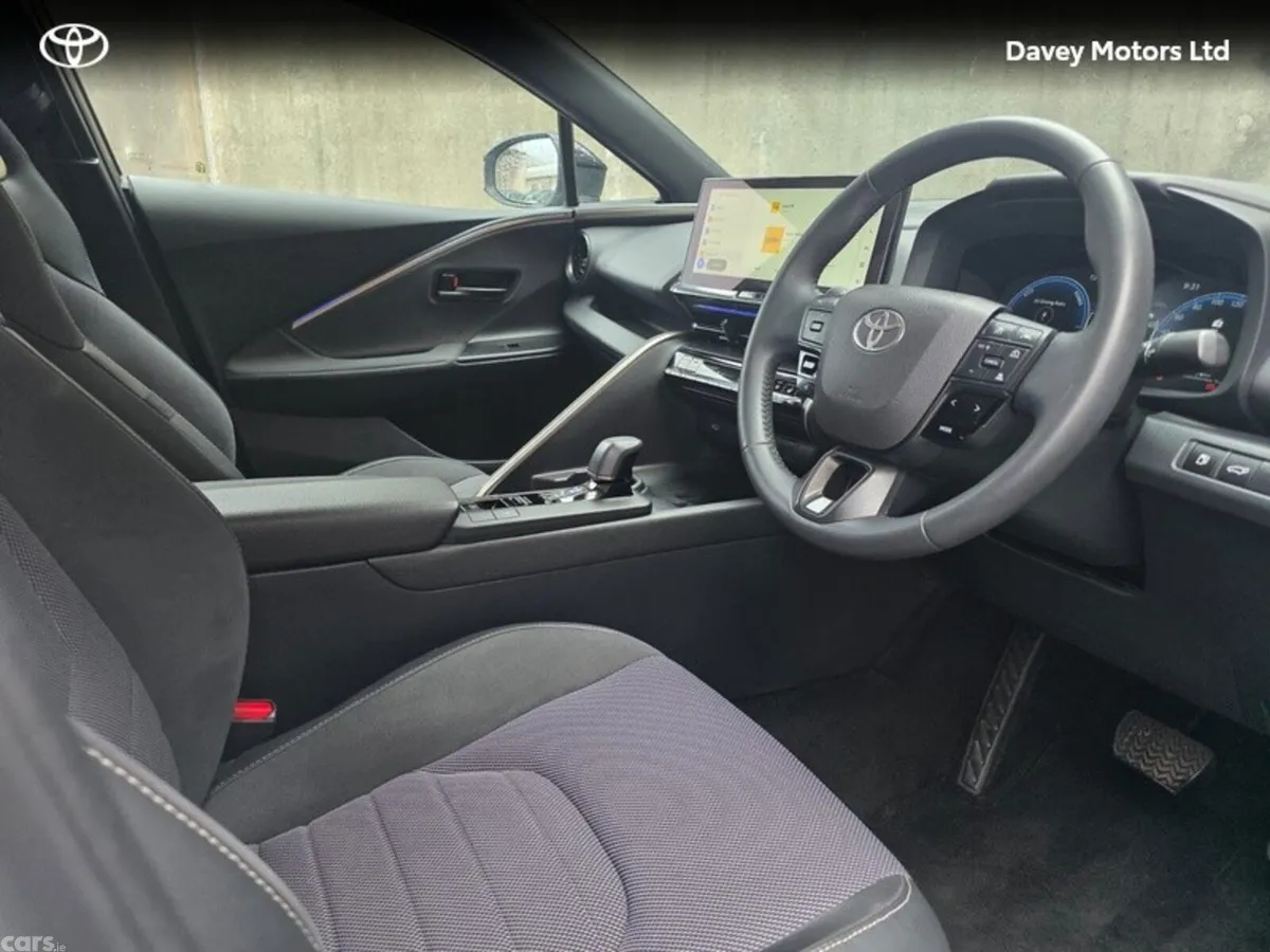 Toyota C-HR SUV, Petrol Hybrid, 2024, White