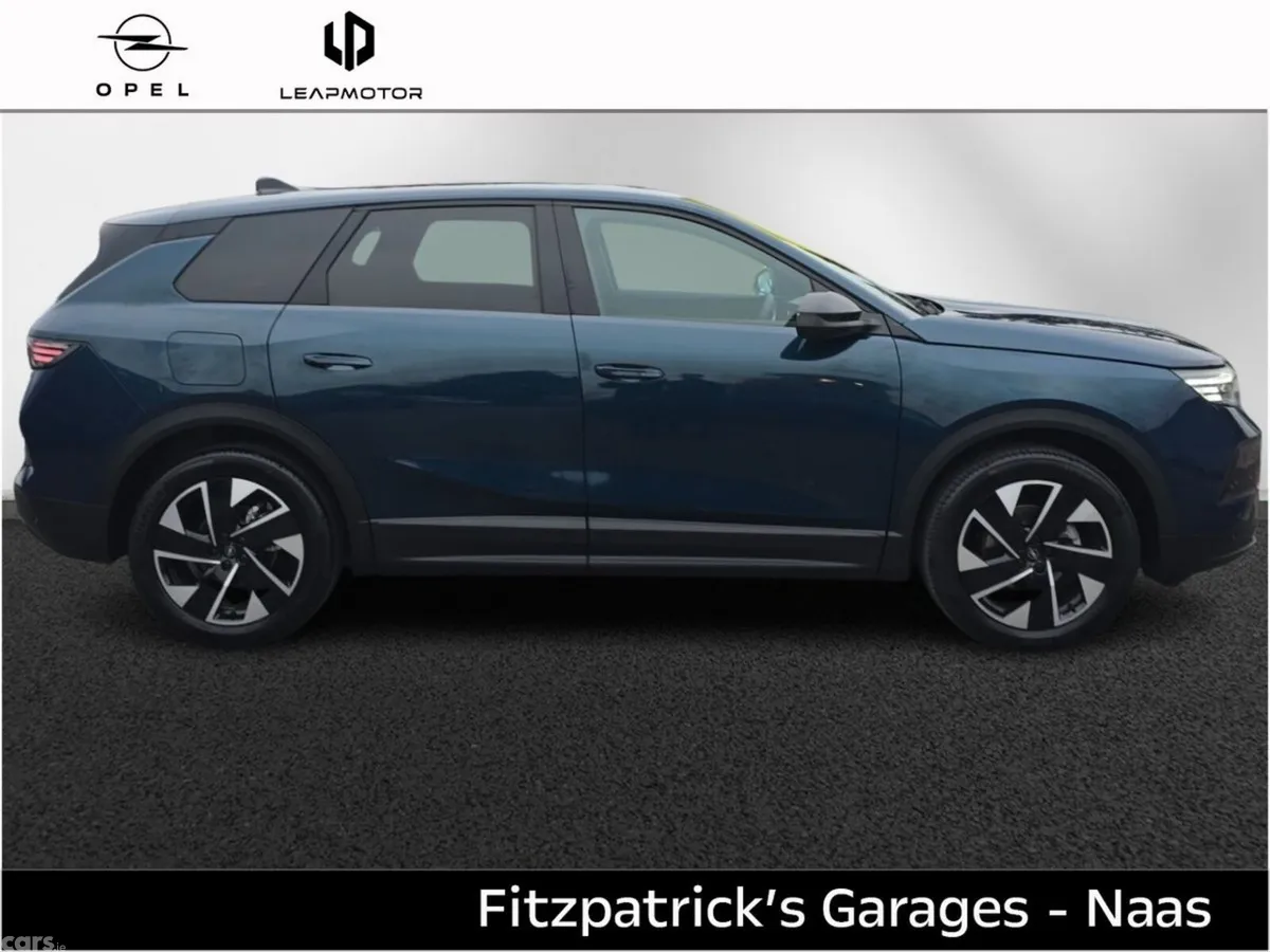 Opel Grandland SUV, Petrol Hybrid, 2025, Green