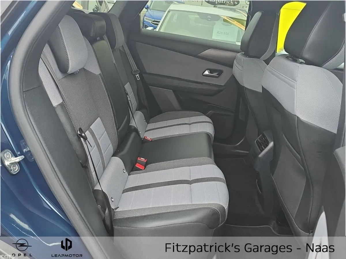 Opel Grandland SUV, Petrol Hybrid, 2025, Green