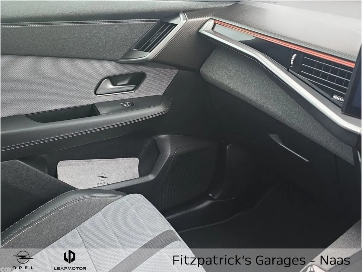 Opel Grandland SUV, Petrol Hybrid, 2025, Green