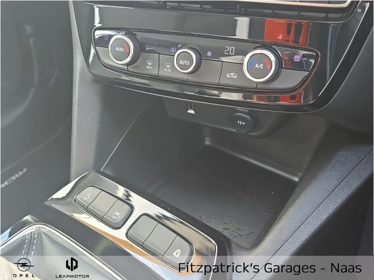 Opel Mokka SUV, Petrol, 2025, White
