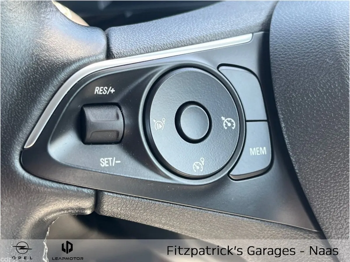 Opel Mokka SUV, Petrol, 2025, Red