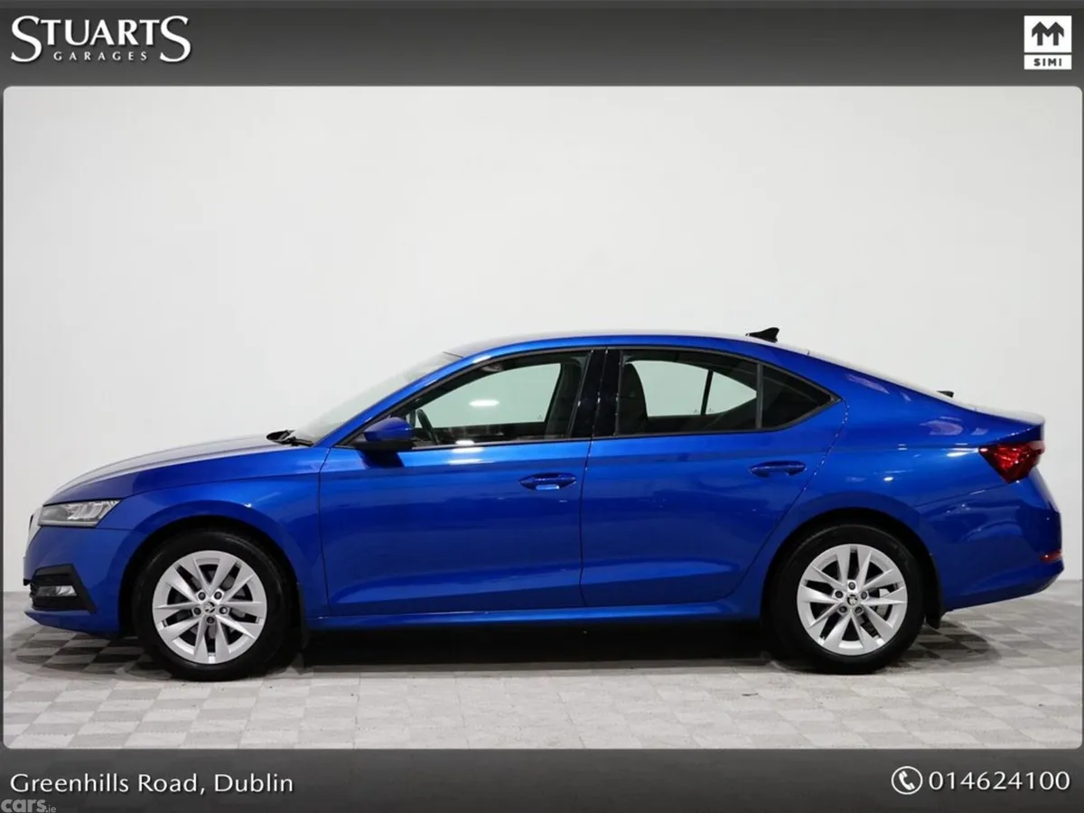 Skoda Octavia Saloon, Petrol, 2023, Blue