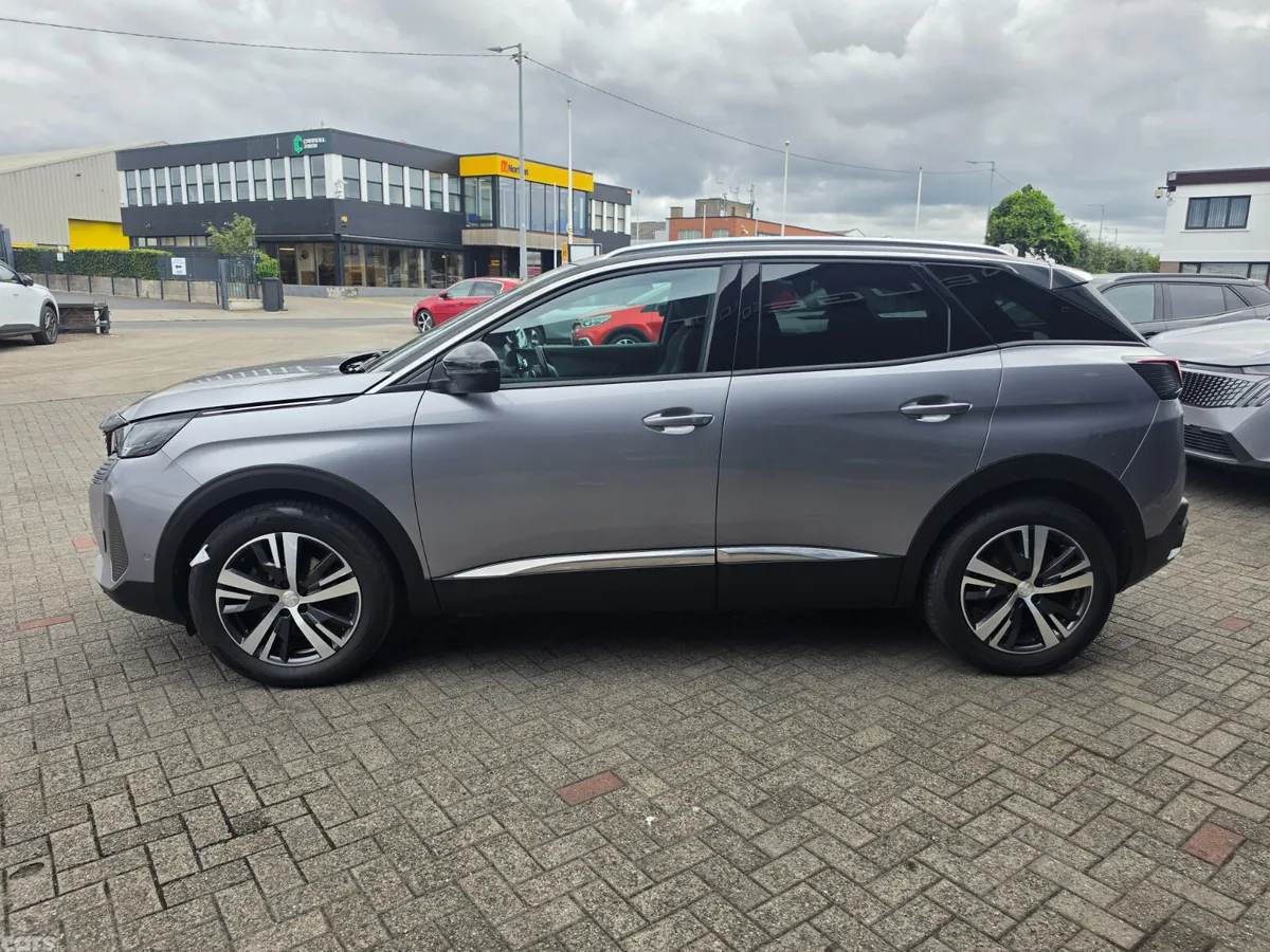 Peugeot 3008 MPV, Diesel, 2023, Grey