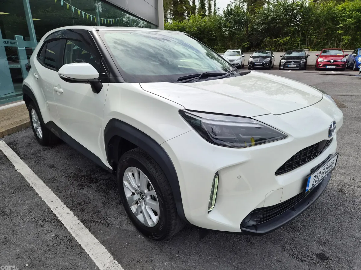 Toyota Yaris Cross SUV, Petrol Hybrid, 2023, White