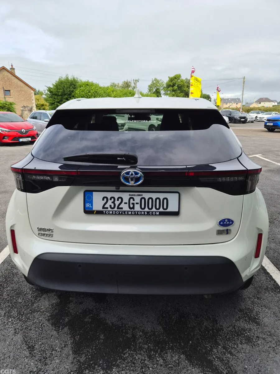 Toyota Yaris Cross SUV, Petrol Hybrid, 2023, White