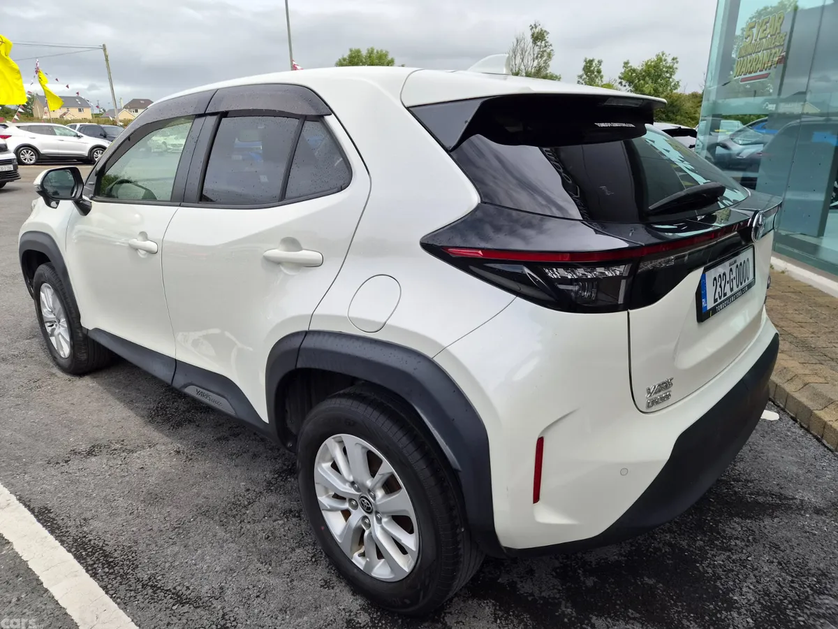 Toyota Yaris Cross SUV, Petrol Hybrid, 2023, White