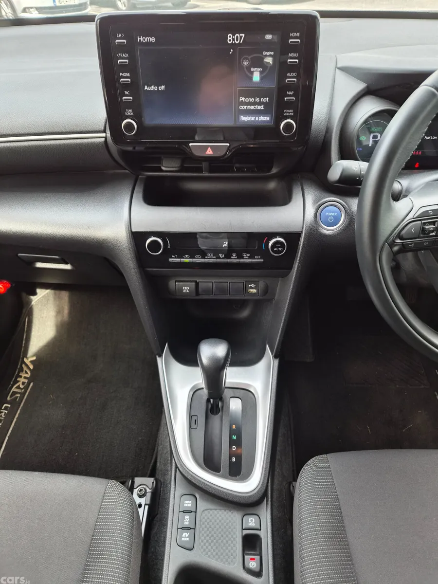 Toyota Yaris Cross SUV, Petrol Hybrid, 2023, White