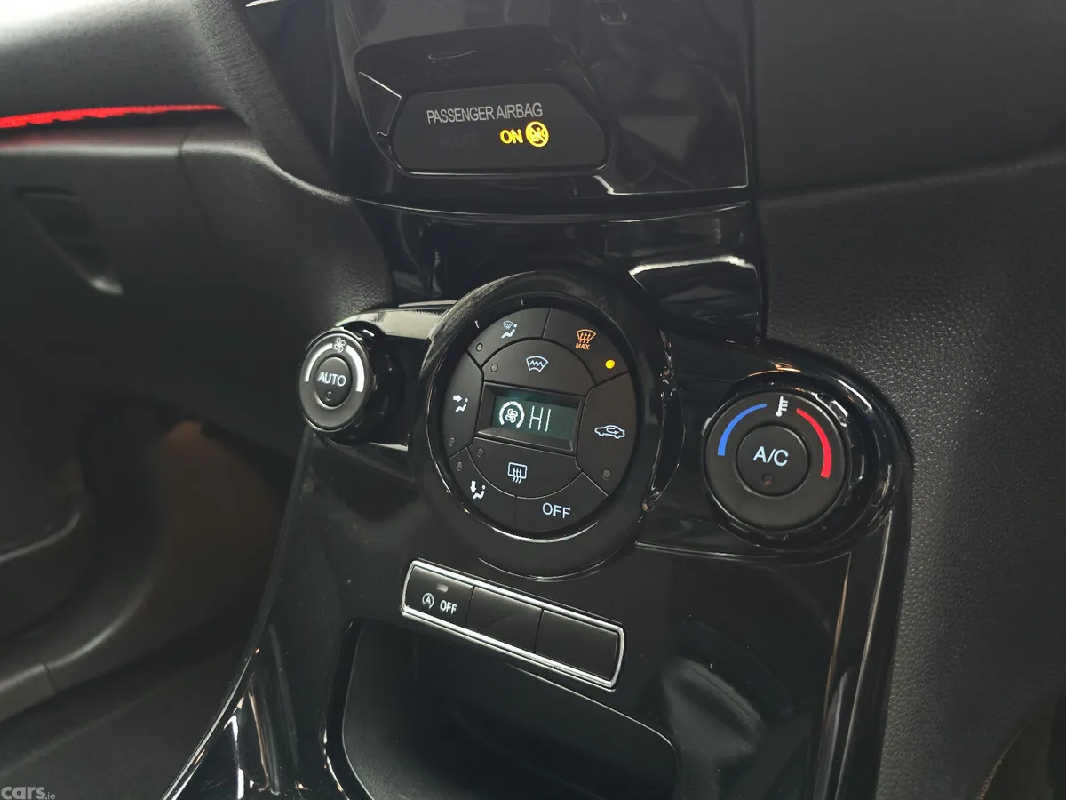 Ford Fiesta Hatchback, Petrol, 2014, Grey