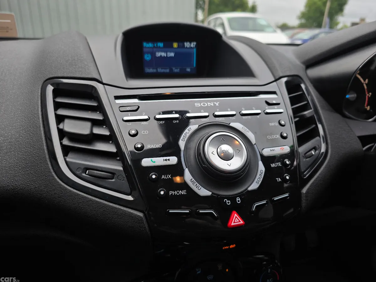 Ford Fiesta Hatchback, Petrol, 2014, Grey