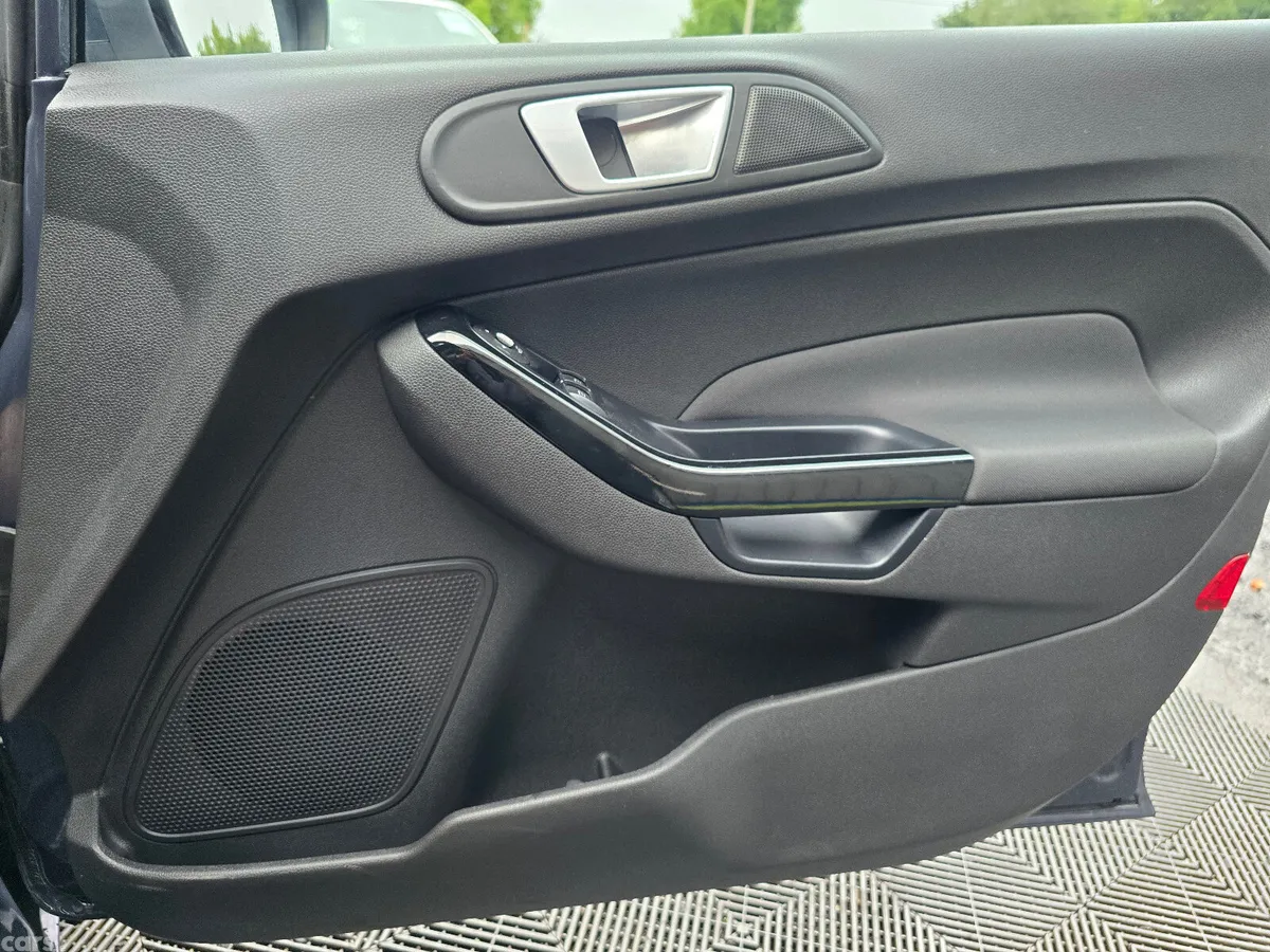 Ford Fiesta Hatchback, Petrol, 2014, Grey