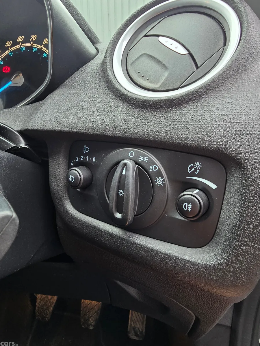 Ford Fiesta Hatchback, Petrol, 2014, Grey