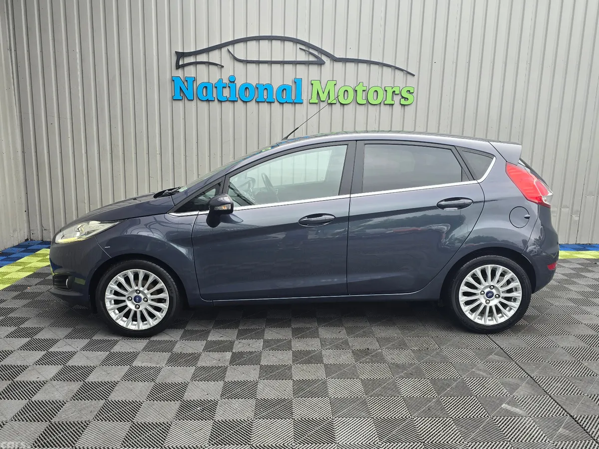 Ford Fiesta Hatchback, Petrol, 2014, Grey