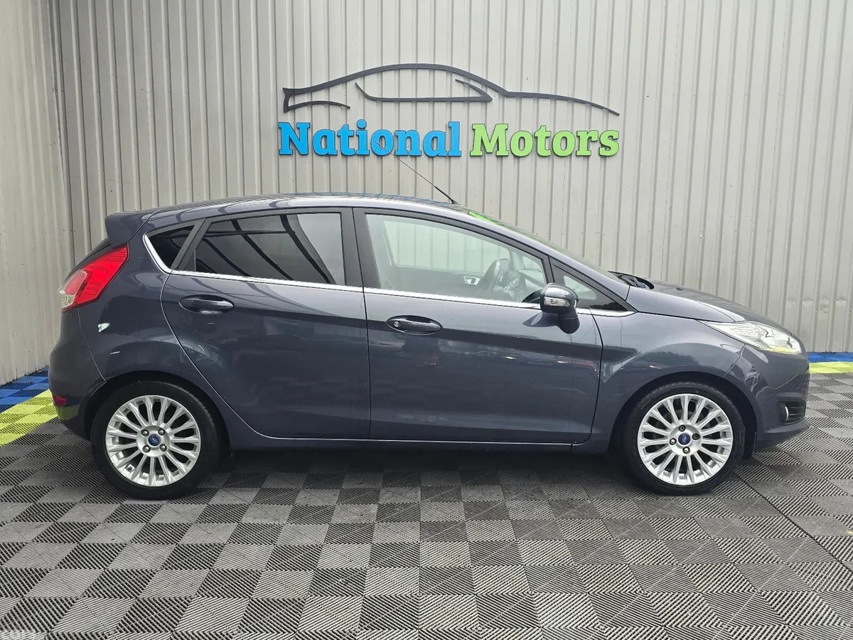 Ford Fiesta Hatchback, Petrol, 2014, Grey