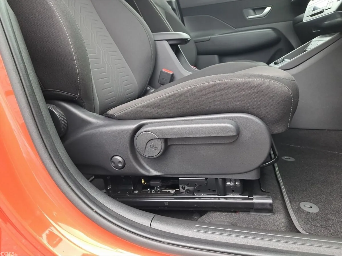 Hyundai KONA Hatchback, Electric, 2026, Orange