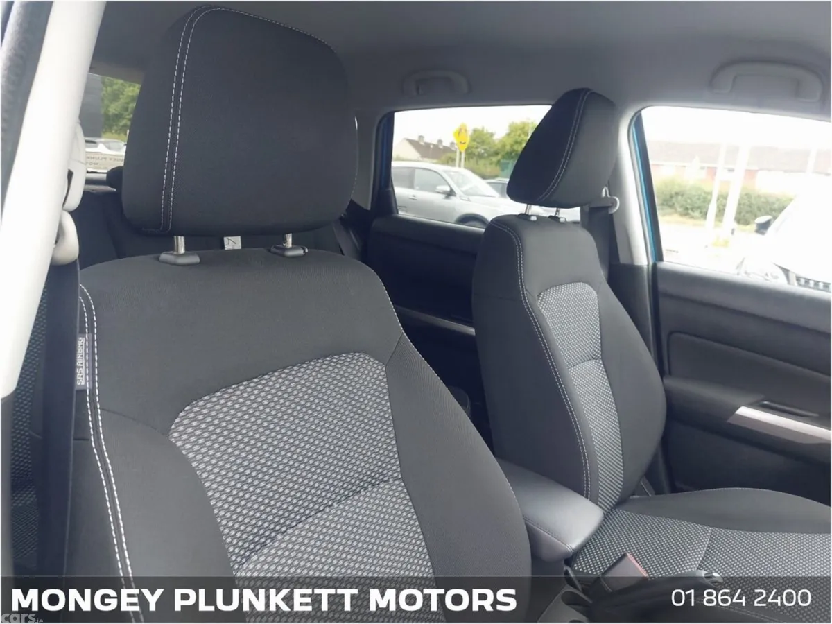 Suzuki Vitara SUV, Petrol, 2021, Blue