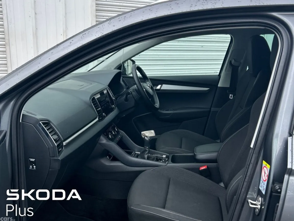 Skoda Karoq SUV, Diesel, 2023, Grey