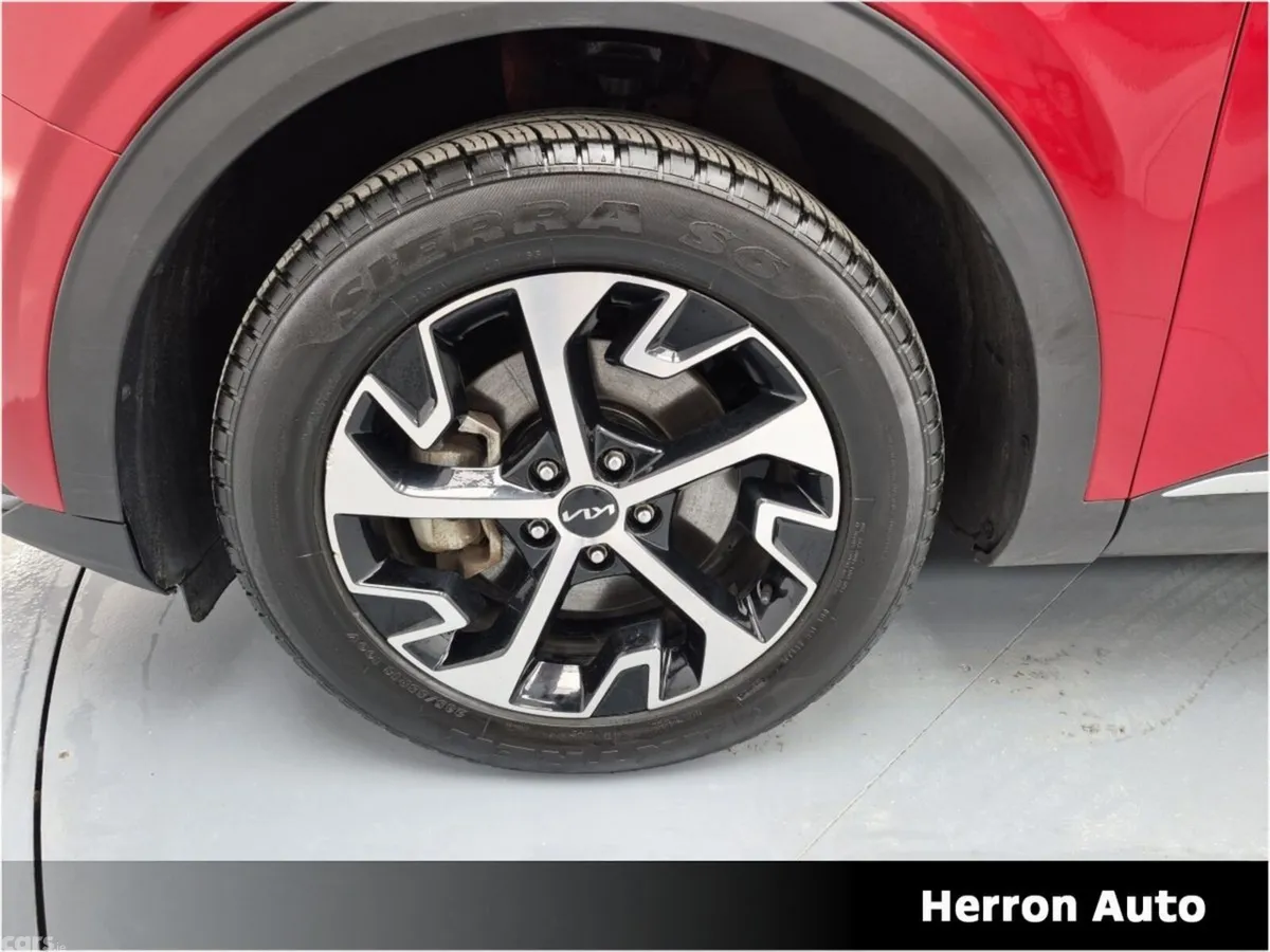 Kia Sportage SUV, Petrol Hybrid, 2023, Red
