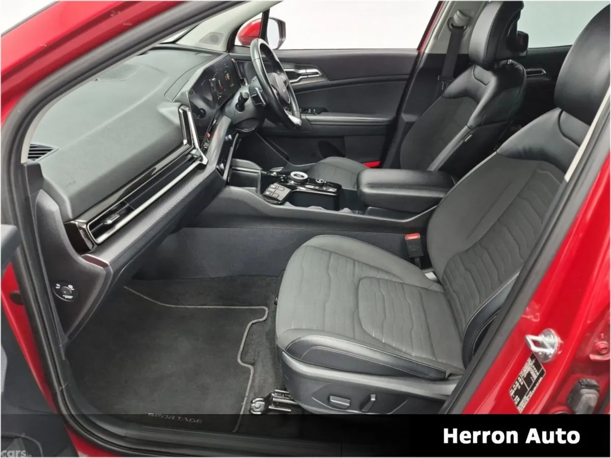 Kia Sportage SUV, Petrol Hybrid, 2023, Red