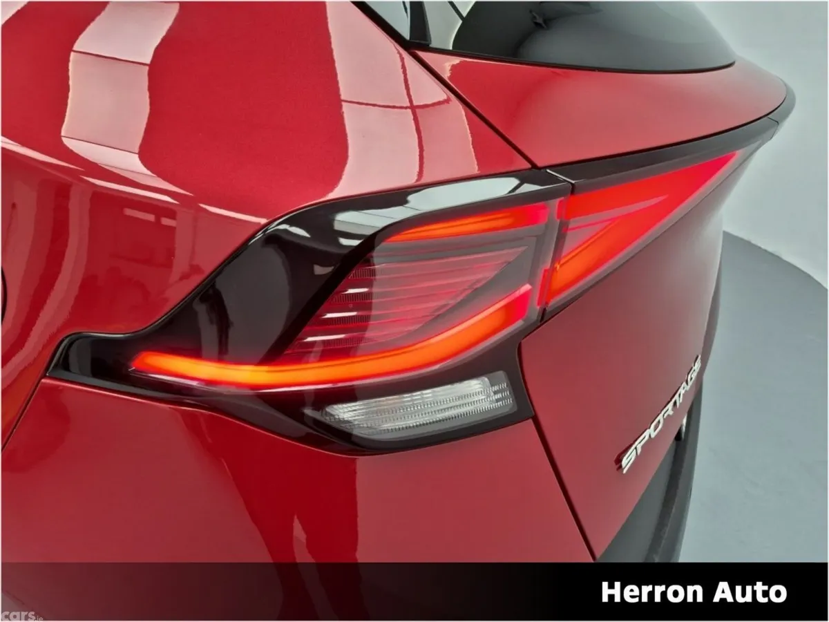 Kia Sportage SUV, Petrol Hybrid, 2023, Red