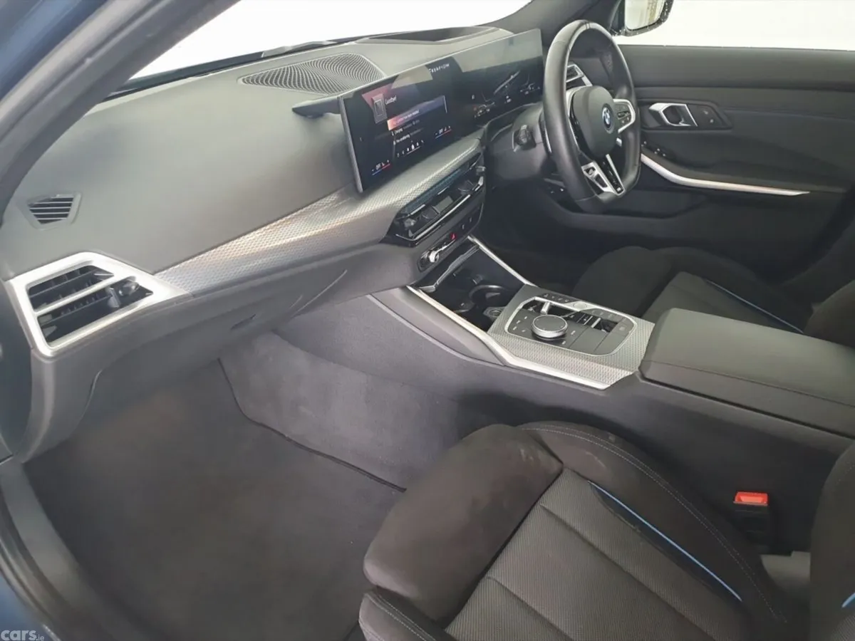 BMW 3-Series Estate, Petrol Plug-in Hybrid, 2025, Blue