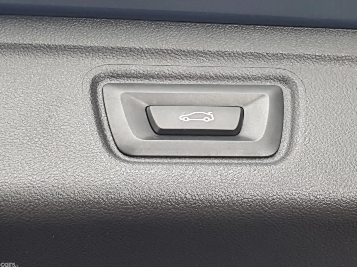 BMW 3-Series Estate, Petrol Plug-in Hybrid, 2025, Blue