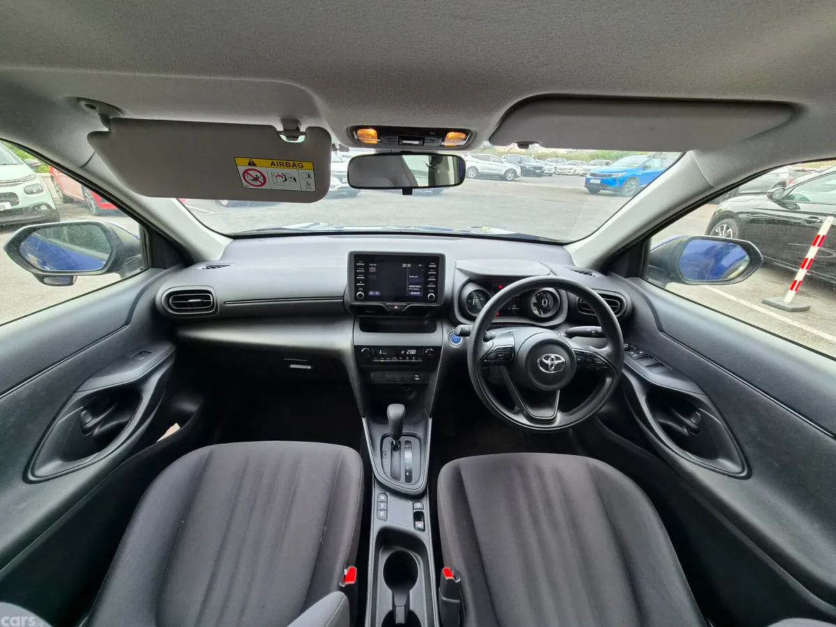 Toyota Yaris Cross SUV, Petrol Hybrid, 2021, Blue