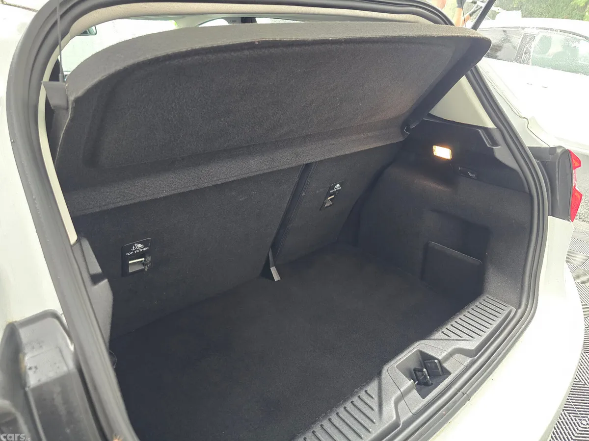 Ford Fiesta Hatchback, Petrol, 2019, White