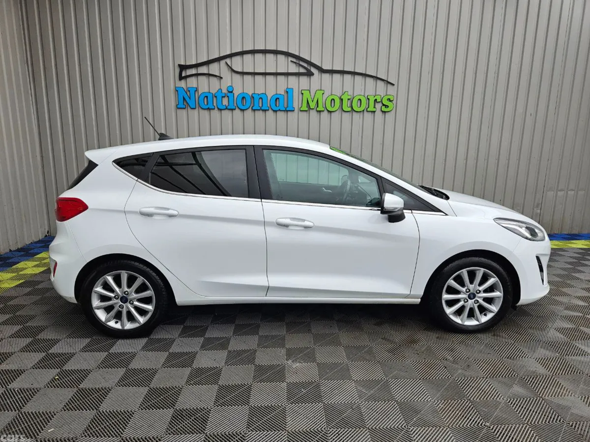 Ford Fiesta Hatchback, Petrol, 2019, White