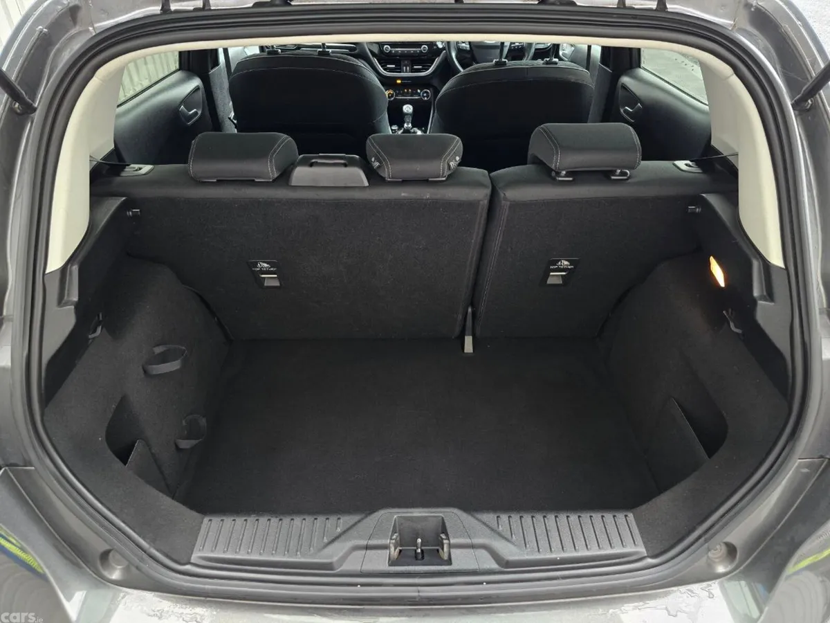 Ford Fiesta Hatchback, Petrol, 2017, Grey