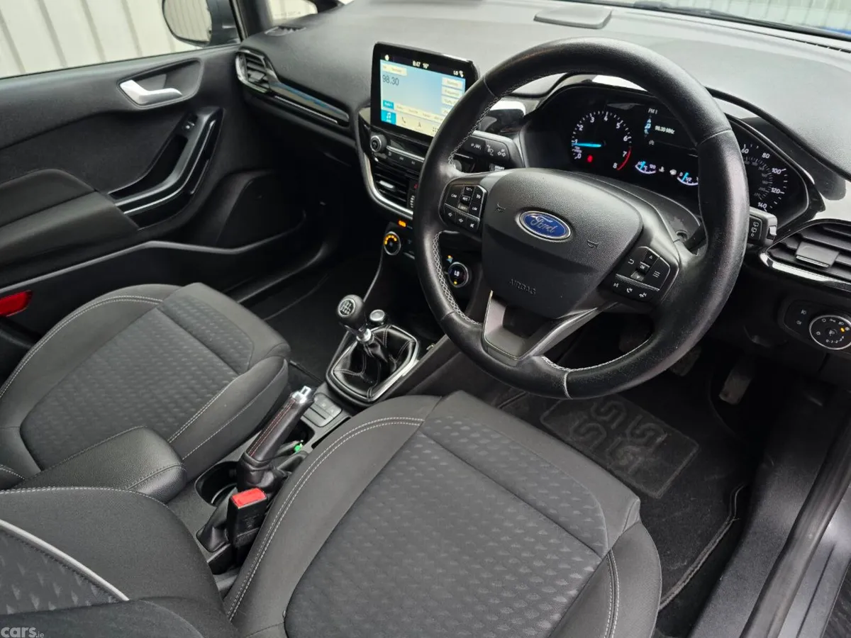 Ford Fiesta Hatchback, Petrol, 2017, Grey