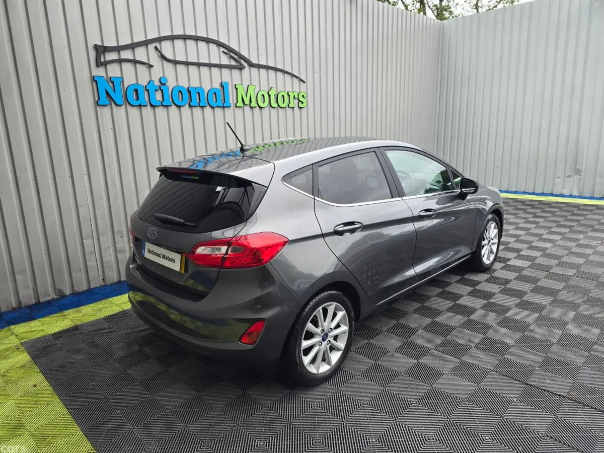 Ford Fiesta Hatchback, Petrol, 2017, Grey