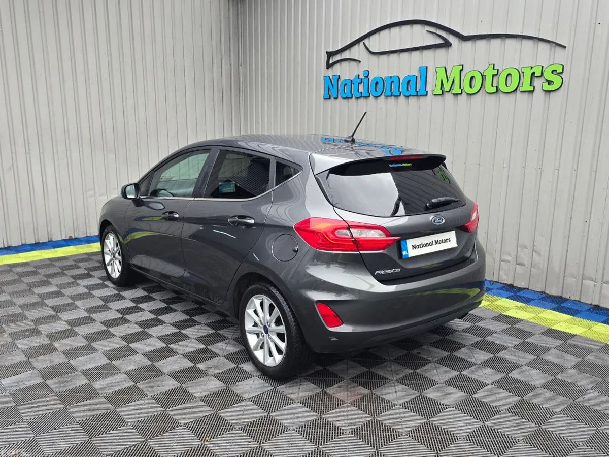 Ford Fiesta Hatchback, Petrol, 2017, Grey