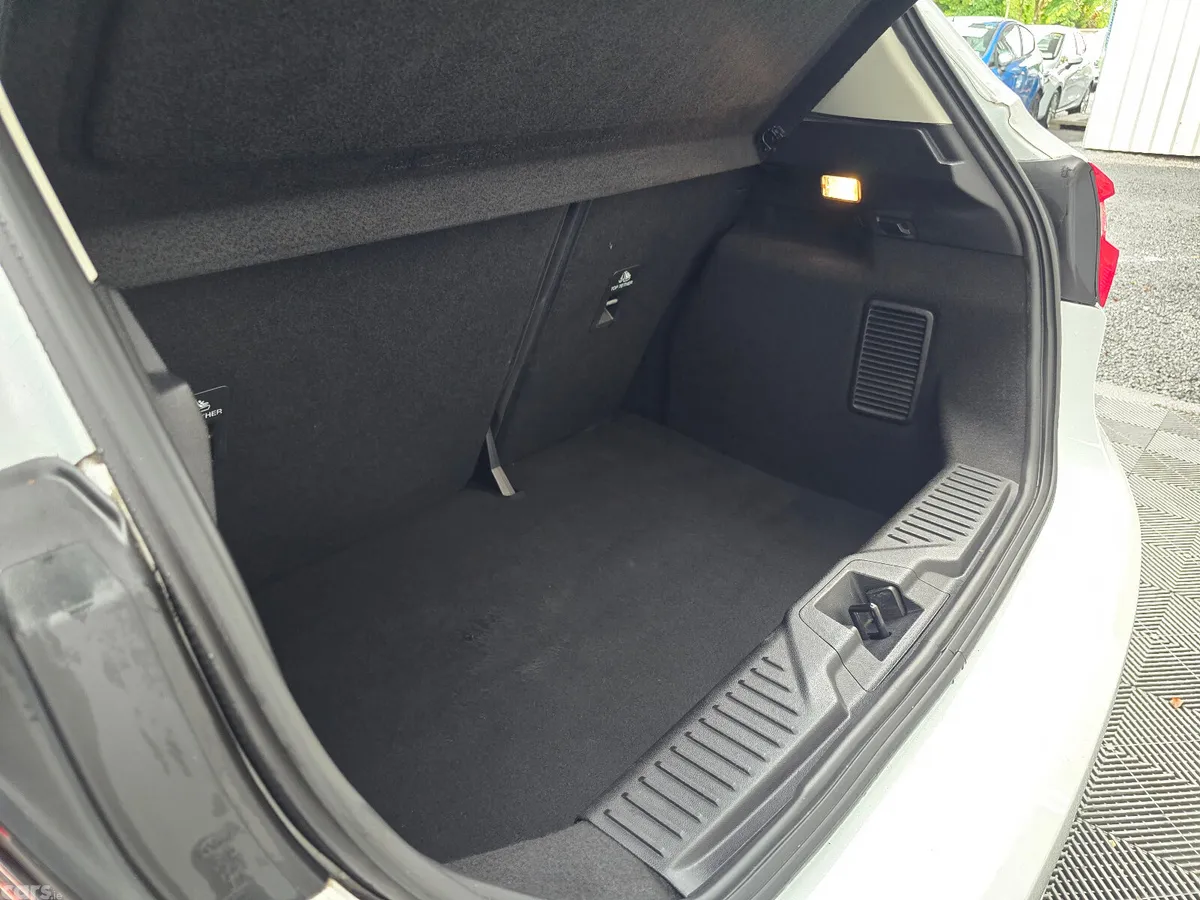 Ford Fiesta Hatchback, Petrol, 2020, White