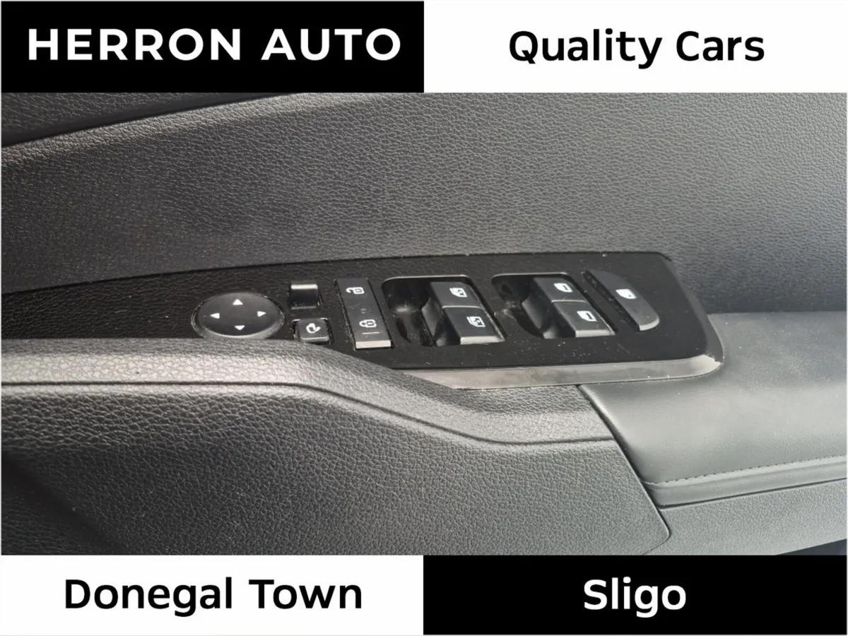 Kia Sportage SUV, Petrol Hybrid, 2023, Red