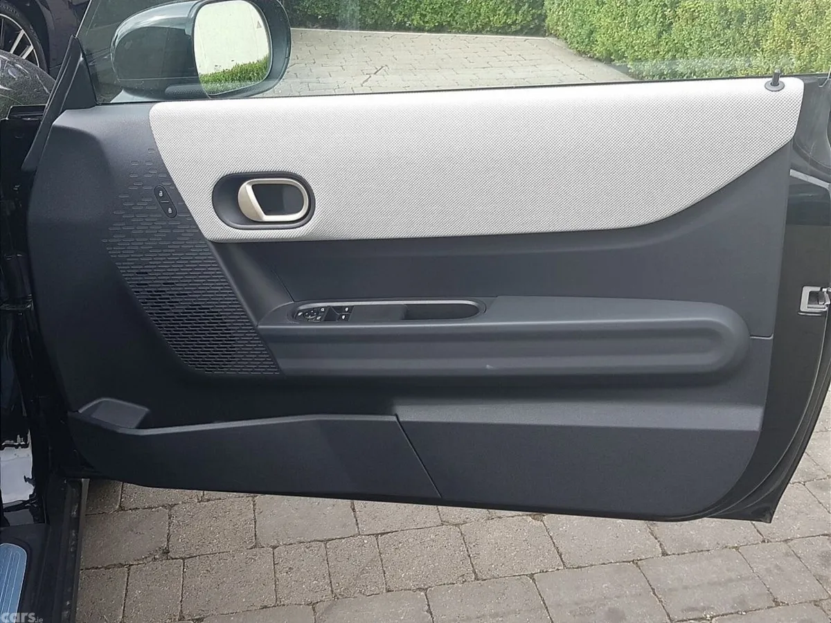 Mini Cooper Hatchback, Petrol, 2025, Black