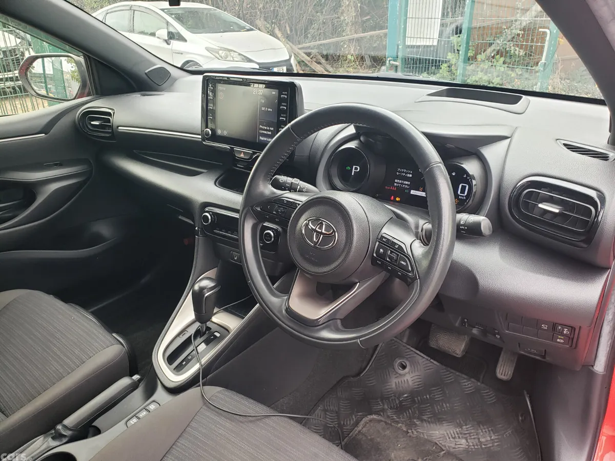Toyota Yaris Hatchback, Petrol Hybrid, 2020, Red
