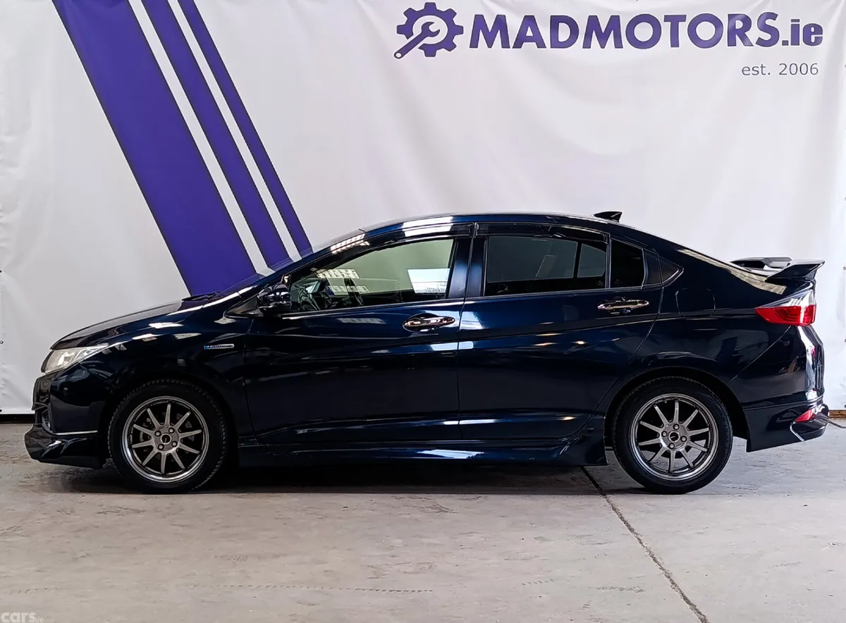 Honda Grace Saloon, Petrol Hybrid, 2016, Blue