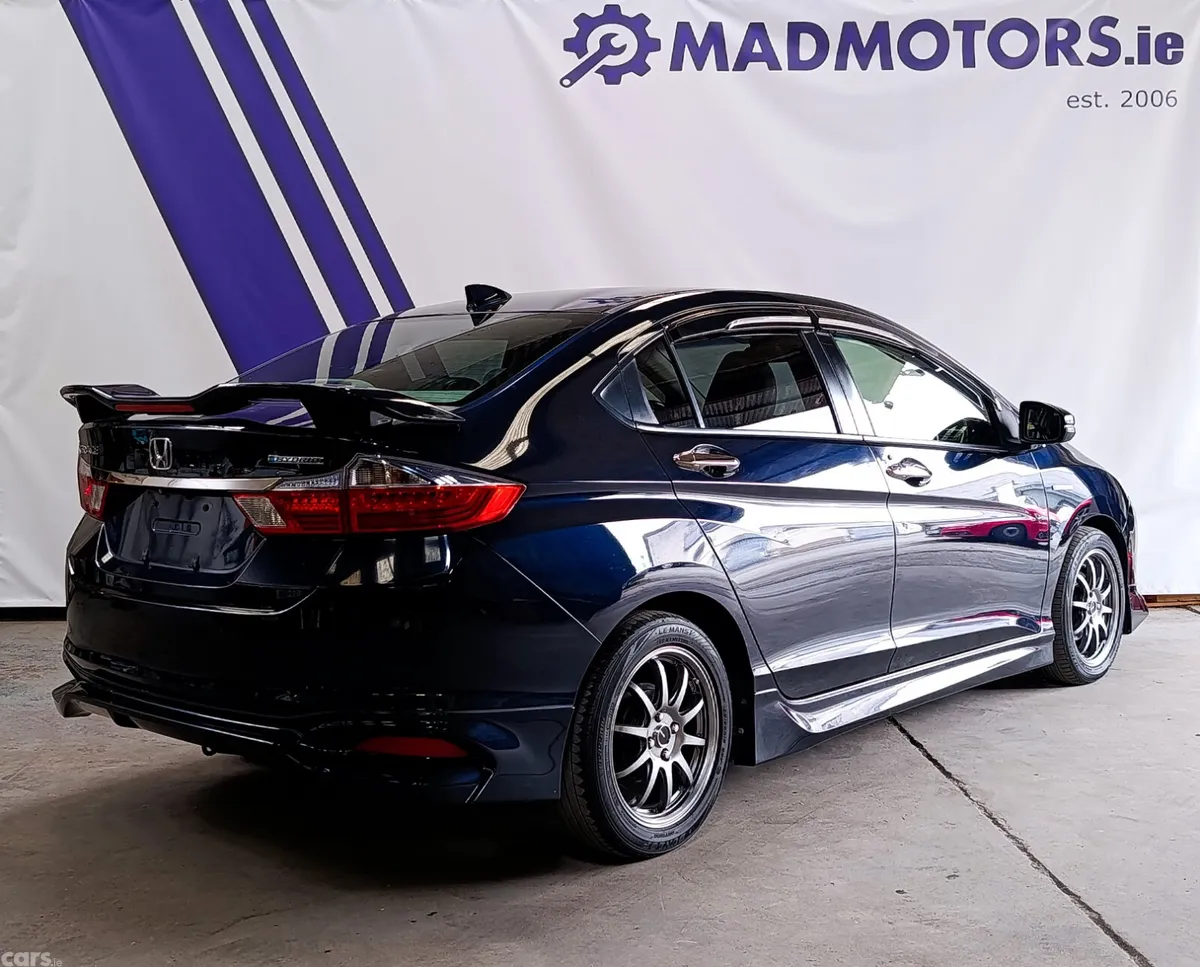 Honda Grace Saloon, Petrol Hybrid, 2016, Blue