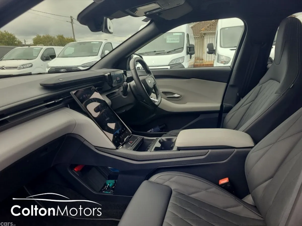 Ford Capri MPV, Electric, 2026, Blue