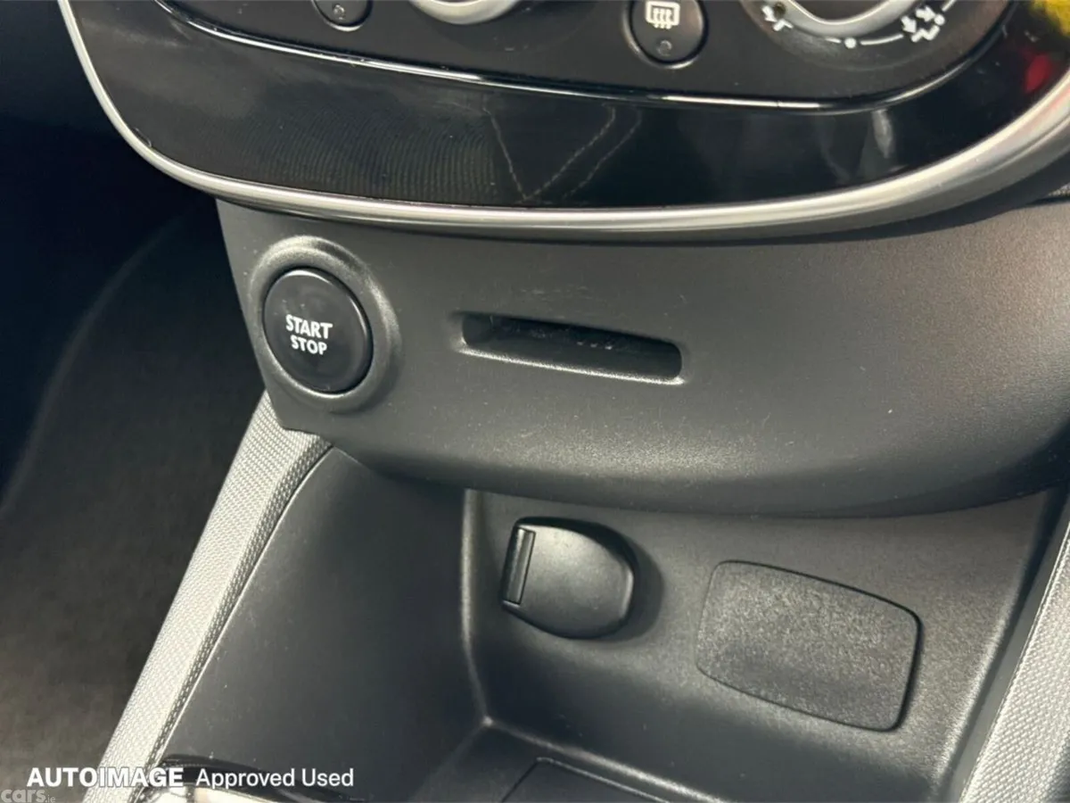 Renault Clio Hatchback, Diesel, 2016, Black