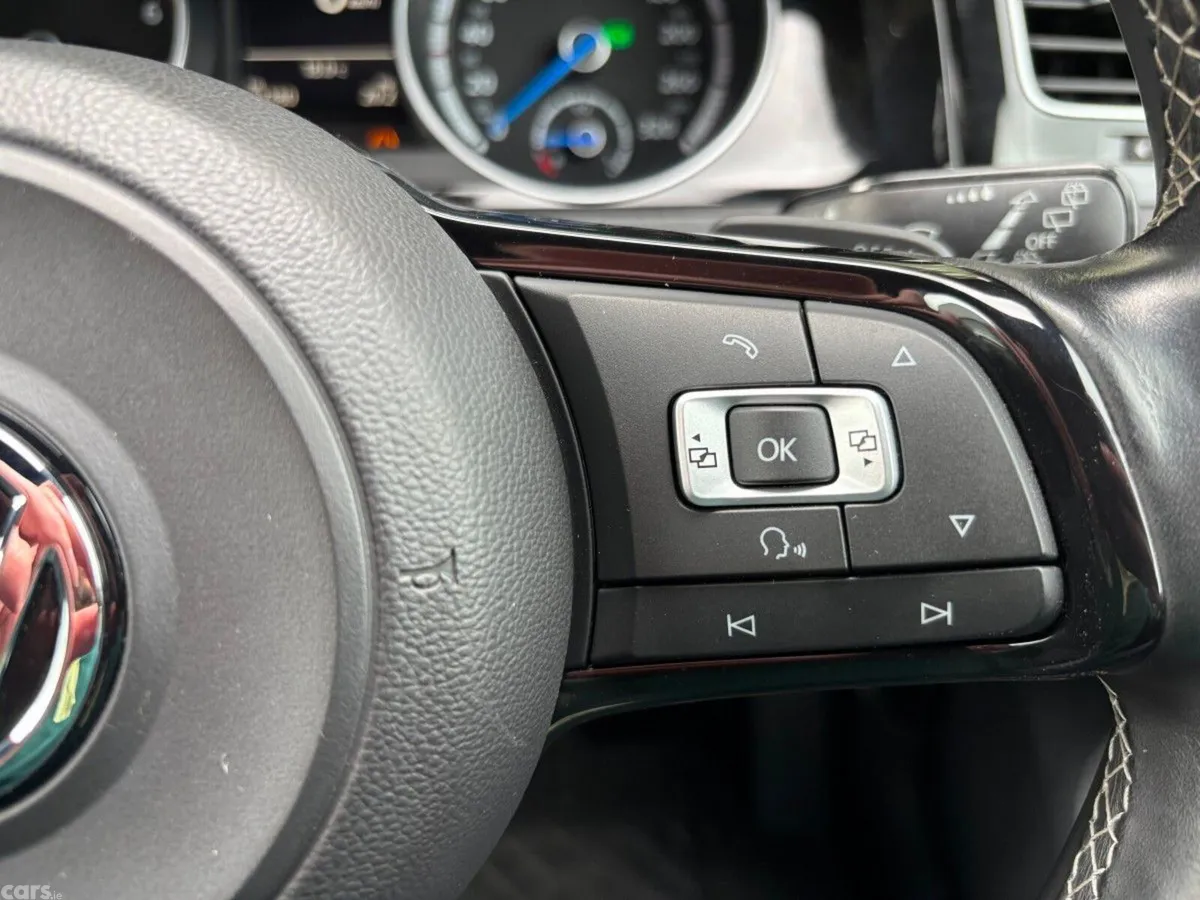 Volkswagen Golf Hatchback, Petrol, 2016, White