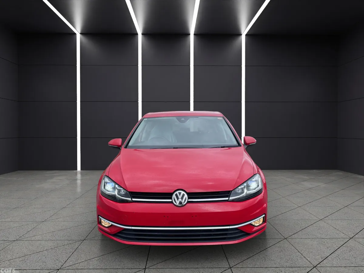 Volkswagen Golf Hatchback, Petrol, 2017, Red