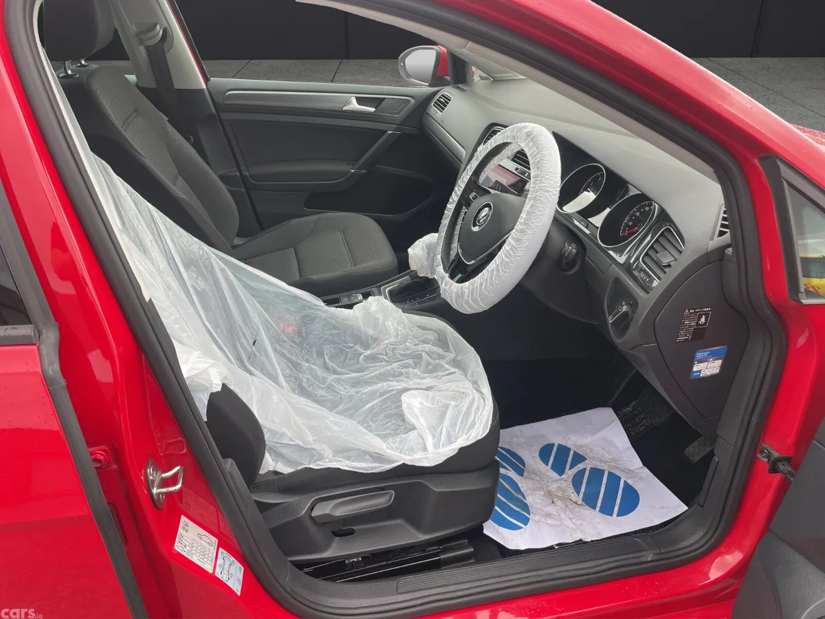 Volkswagen Golf Hatchback, Petrol, 2017, Red